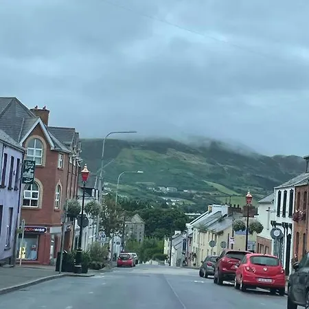 Lovely 3 Bedroom In * Buncrana