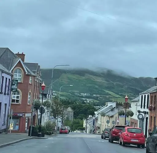 Lovely 3 Bedroom In * バンクラナ