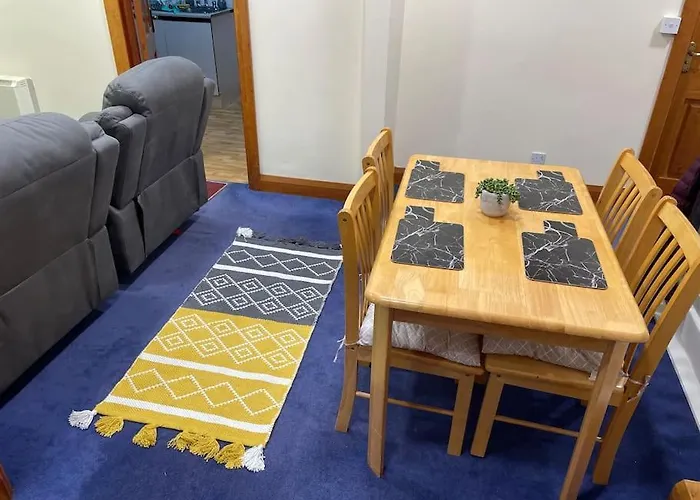 Lovely 3 Bedroom In アパート バンクラナ